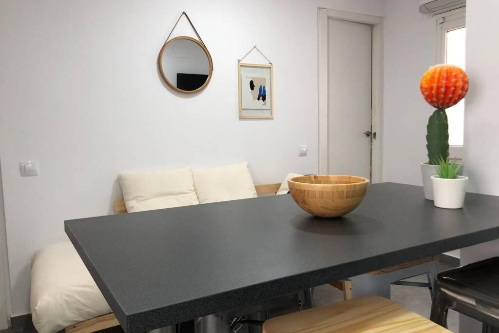 דירות אספלוגס דה לוברגאט M4 Cool Terrace. 1 Min To Metro. 15 Min To Center מראה חיצוני תמונה