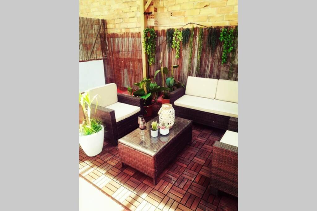 דירות אספלוגס דה לוברגאט M4 Cool Terrace. 1 Min To Metro. 15 Min To Center מראה חיצוני תמונה