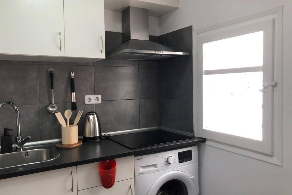 דירות אספלוגס דה לוברגאט M4 Cool Terrace. 1 Min To Metro. 15 Min To Center מראה חיצוני תמונה