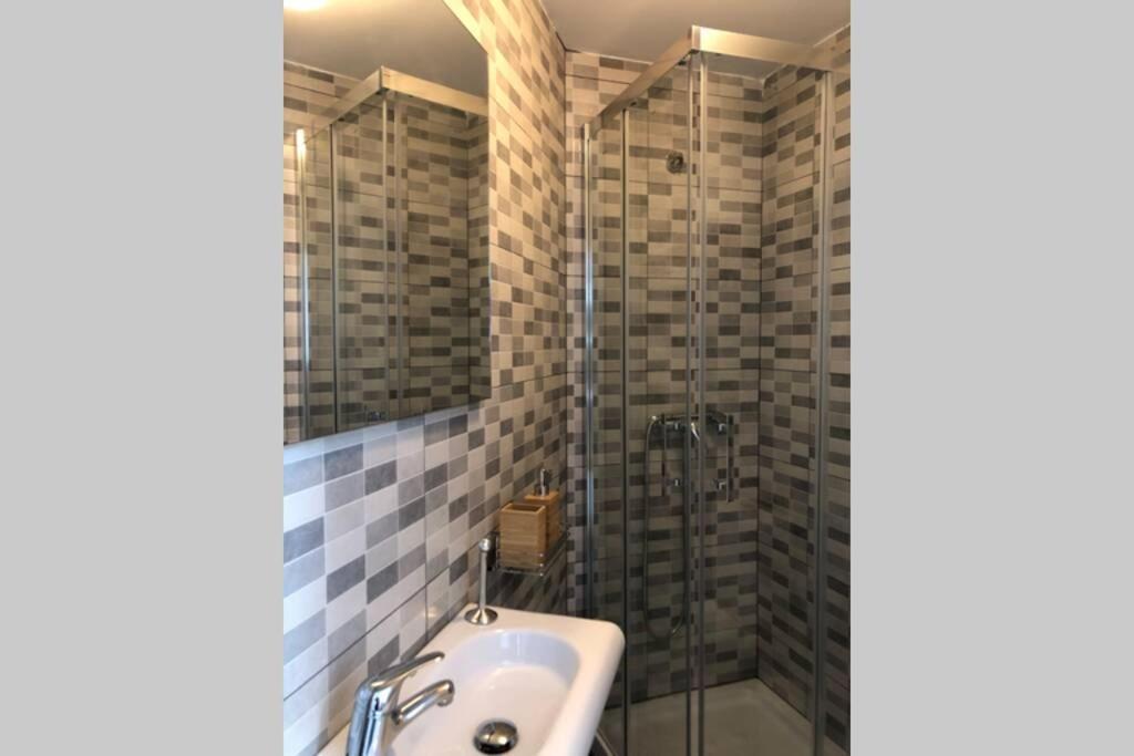 דירות אספלוגס דה לוברגאט M4 Cool Terrace. 1 Min To Metro. 15 Min To Center מראה חיצוני תמונה