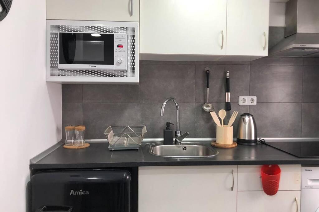 דירות אספלוגס דה לוברגאט M4 Cool Terrace. 1 Min To Metro. 15 Min To Center מראה חיצוני תמונה