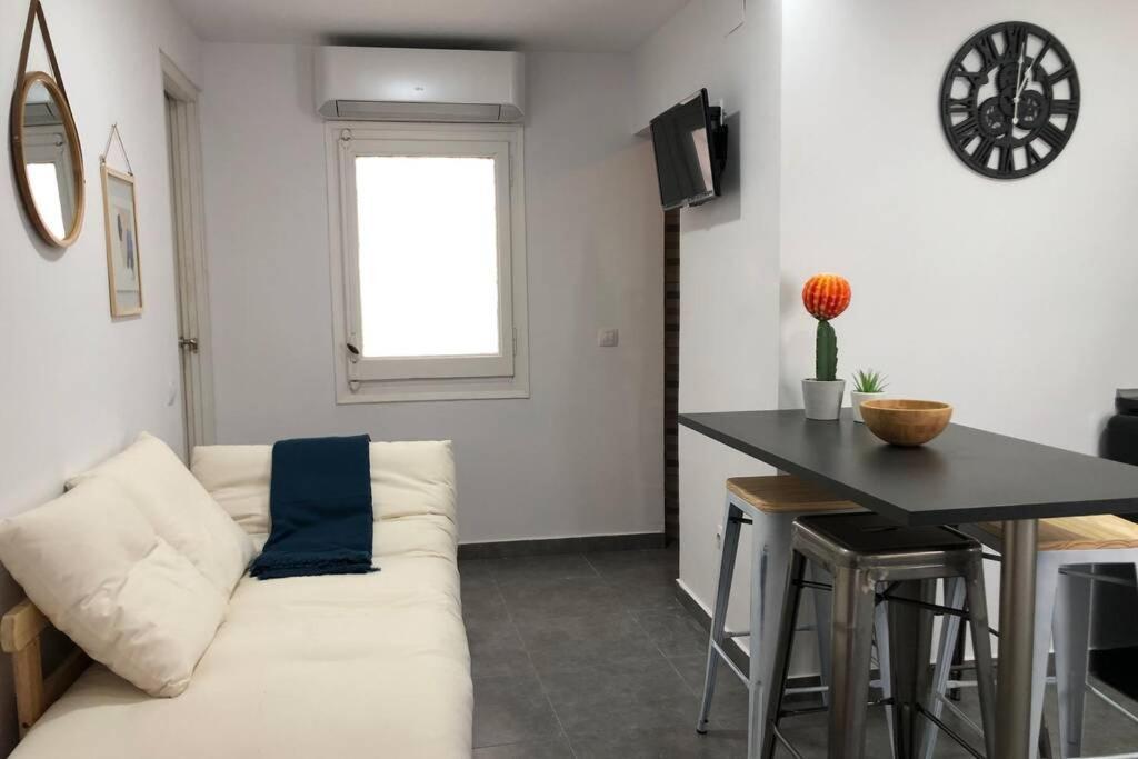 דירות אספלוגס דה לוברגאט M4 Cool Terrace. 1 Min To Metro. 15 Min To Center מראה חיצוני תמונה