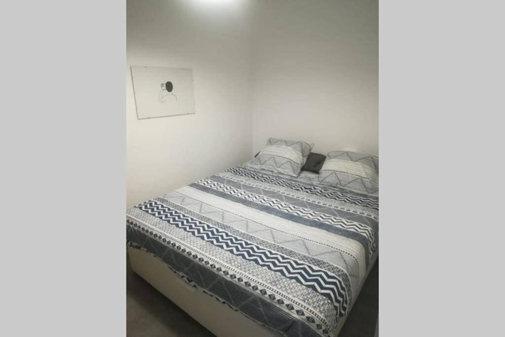 דירות אספלוגס דה לוברגאט M4 Cool Terrace. 1 Min To Metro. 15 Min To Center מראה חיצוני תמונה