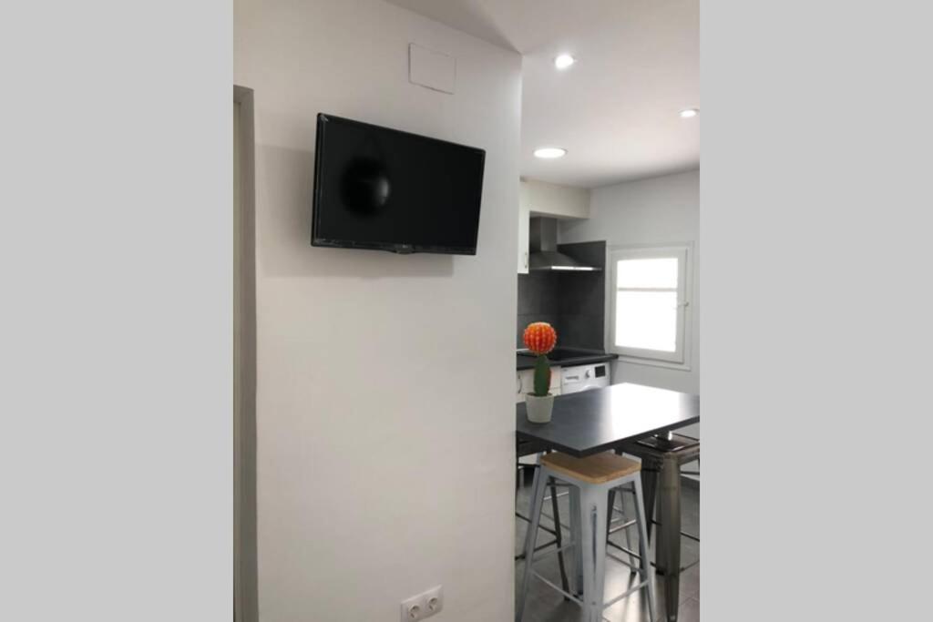 דירות אספלוגס דה לוברגאט M4 Cool Terrace. 1 Min To Metro. 15 Min To Center מראה חיצוני תמונה